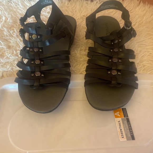 Bear Paw Sandals - Picture 6 of 6